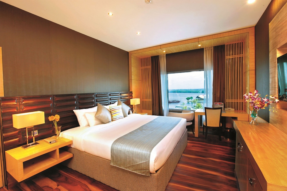 Premium Room, 1 Queen Bed, Non Smoking, Lake View