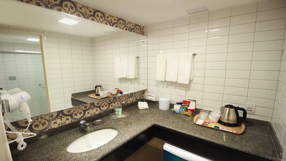 Suite, 1 King Bed, Balcony, Sea View - Photo 1