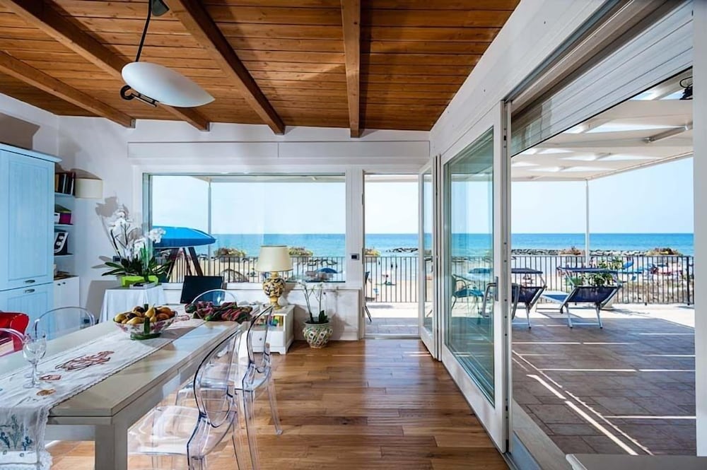 Condo, 2 Bedrooms, Sea View photo 2