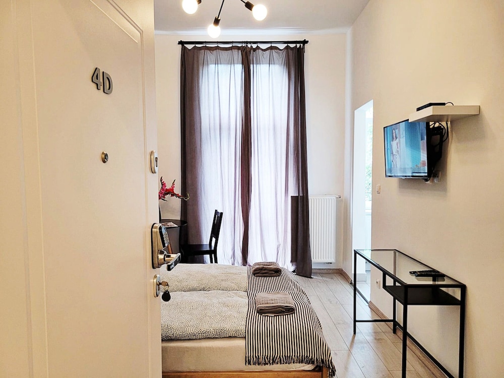 Standard Studio Suite, 1 Double Bed, Courtyard View