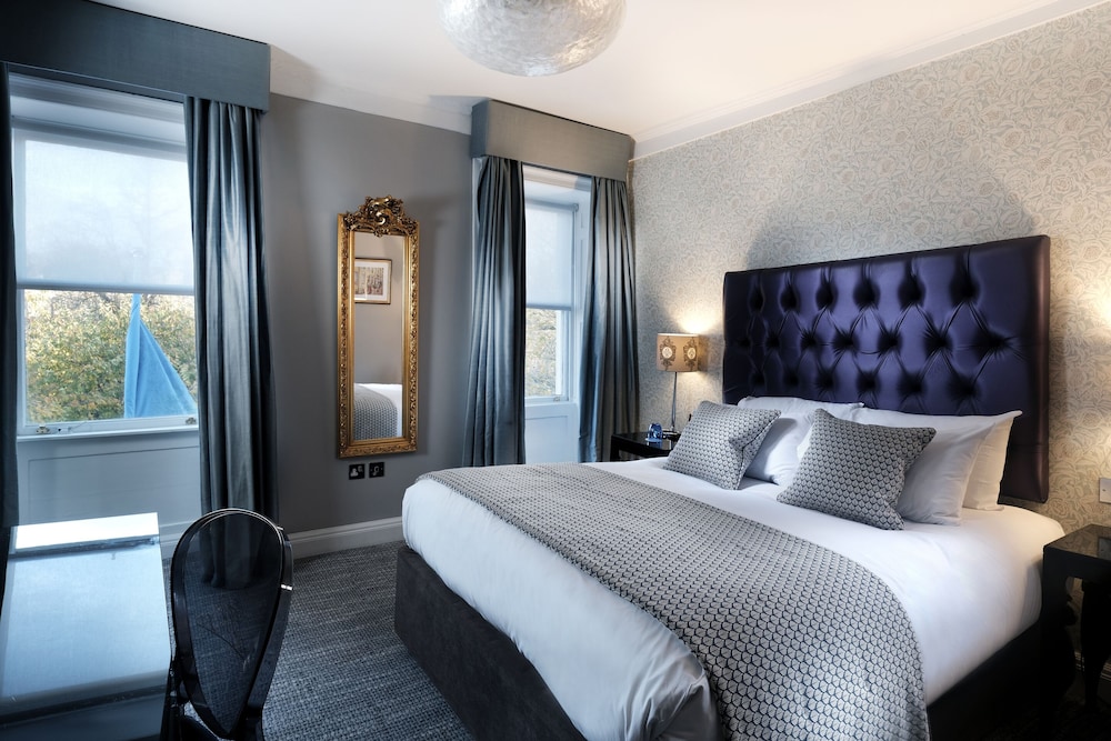 Classic Room, 1 Double Bed, Ensuite, City View