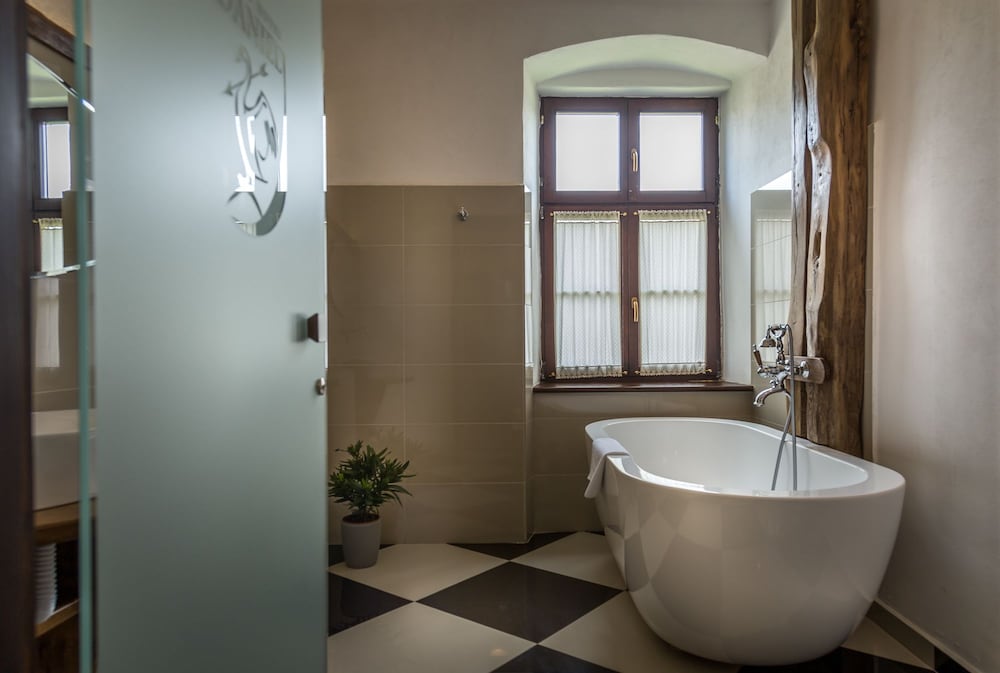 Signature Double Room, 1 Queen Bed photo 3
