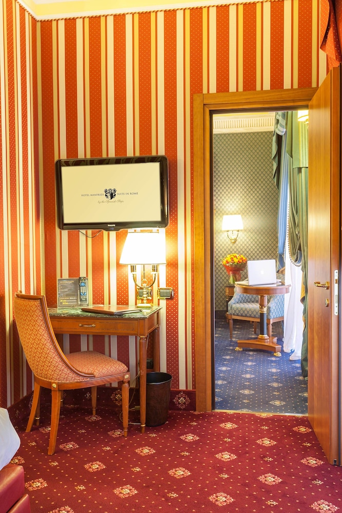 Family Room, Connecting Rooms