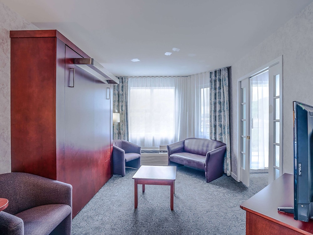 Suite, 2 Queen Beds, Non Smoking - Photo 10