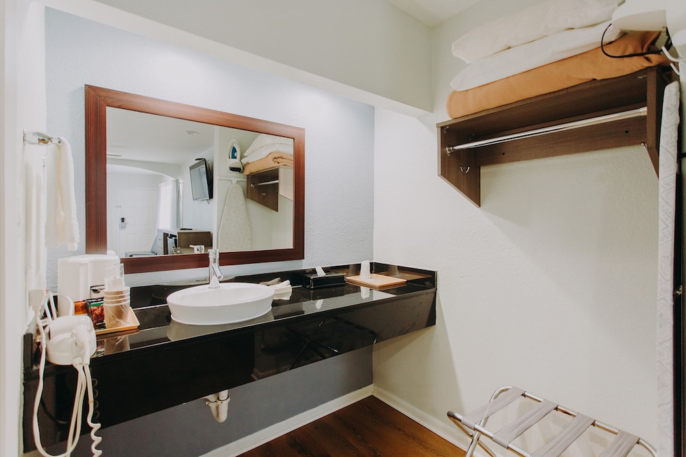 Executive Room, 1 King Bed with Sofa bed, Non Smoking photo 3