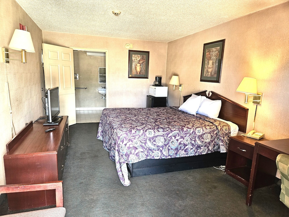 Room, 1 King Bed, Non Smoking photo 1