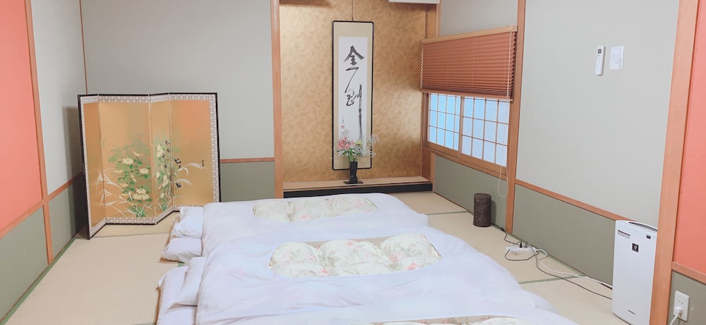 Superior Japanese Style Room photo 2