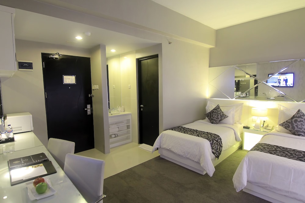 Executive Double or Twin Room, Club Lounge Access photo 2