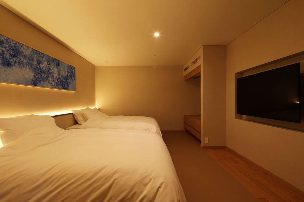 Luxury Quadruple Room, Non Smoking photo 3
