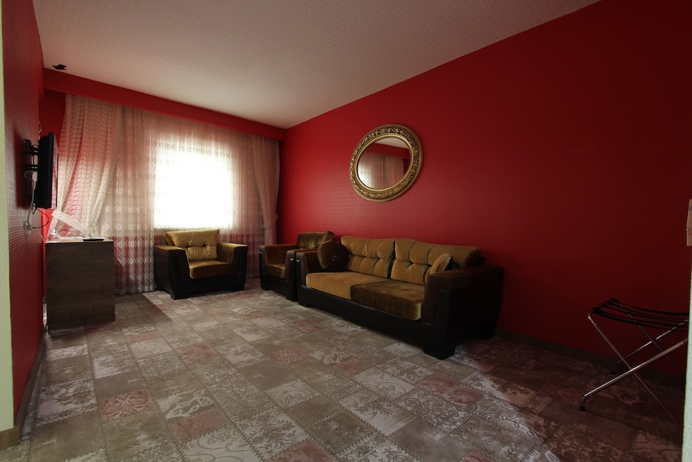 Family Room photo 3