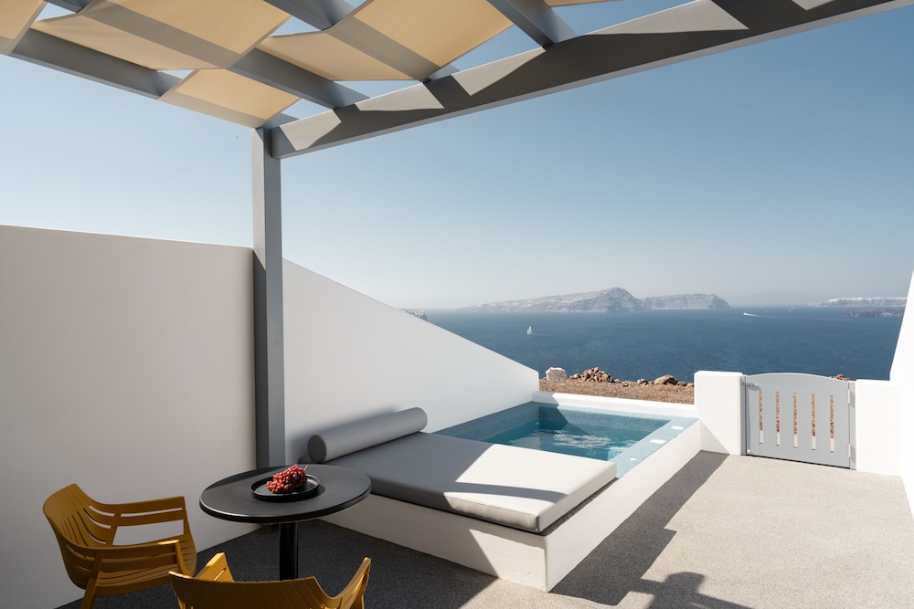 Suite with Outdoor Outdoor Mini Plunge Pool and Caldera View - Photo 5