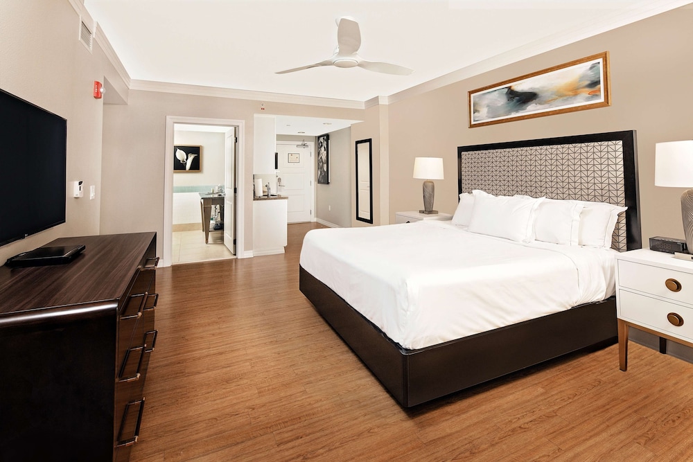 Suite, 3 Bedrooms, Kitchen