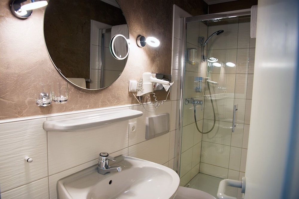 Standard Double Room - Photo 2