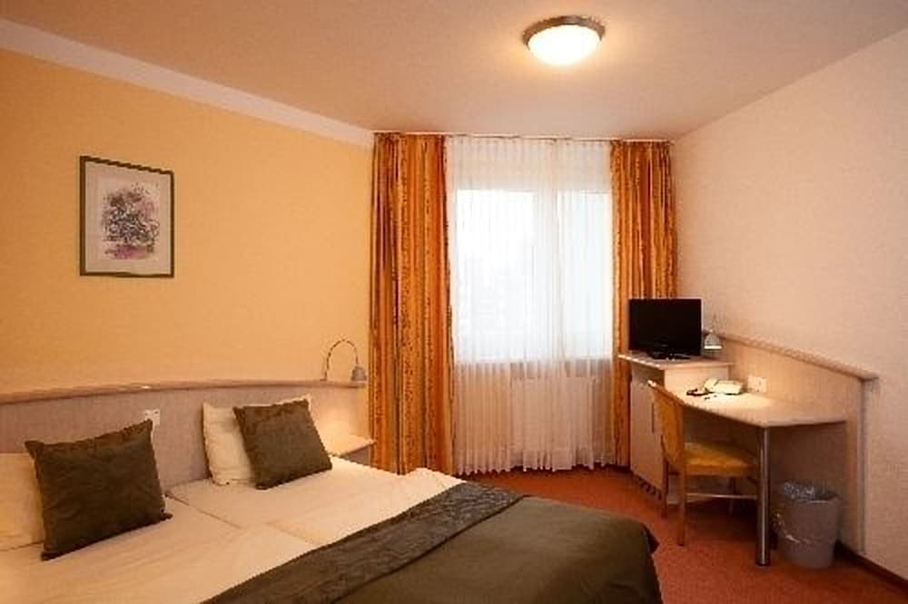 Double Or Twin Room - Photo 4
