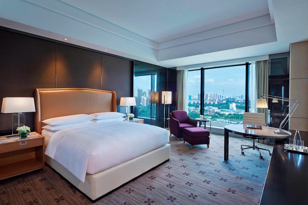 Room, 1 King Bed, City View