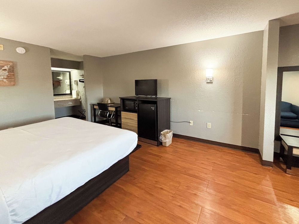 Deluxe Room, 1 King Bed, Non Smoking