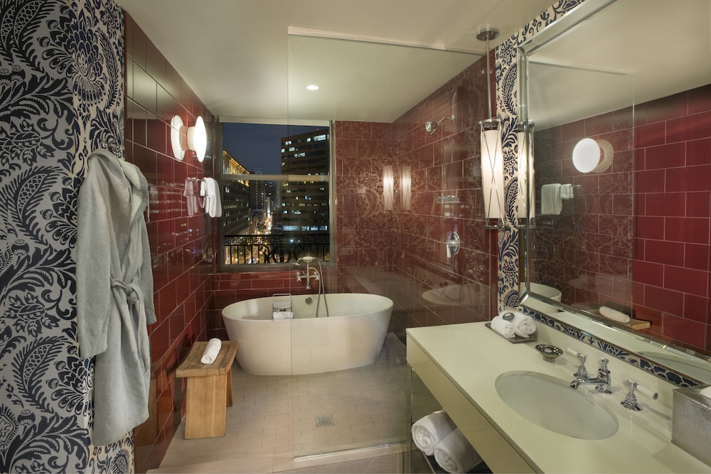 Premium Room, 1 King Bed (Spa) - Photo 7