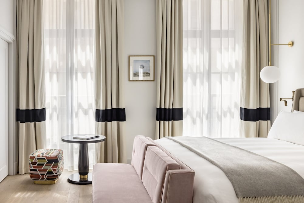 Room, 2 Twin Beds (Essential)