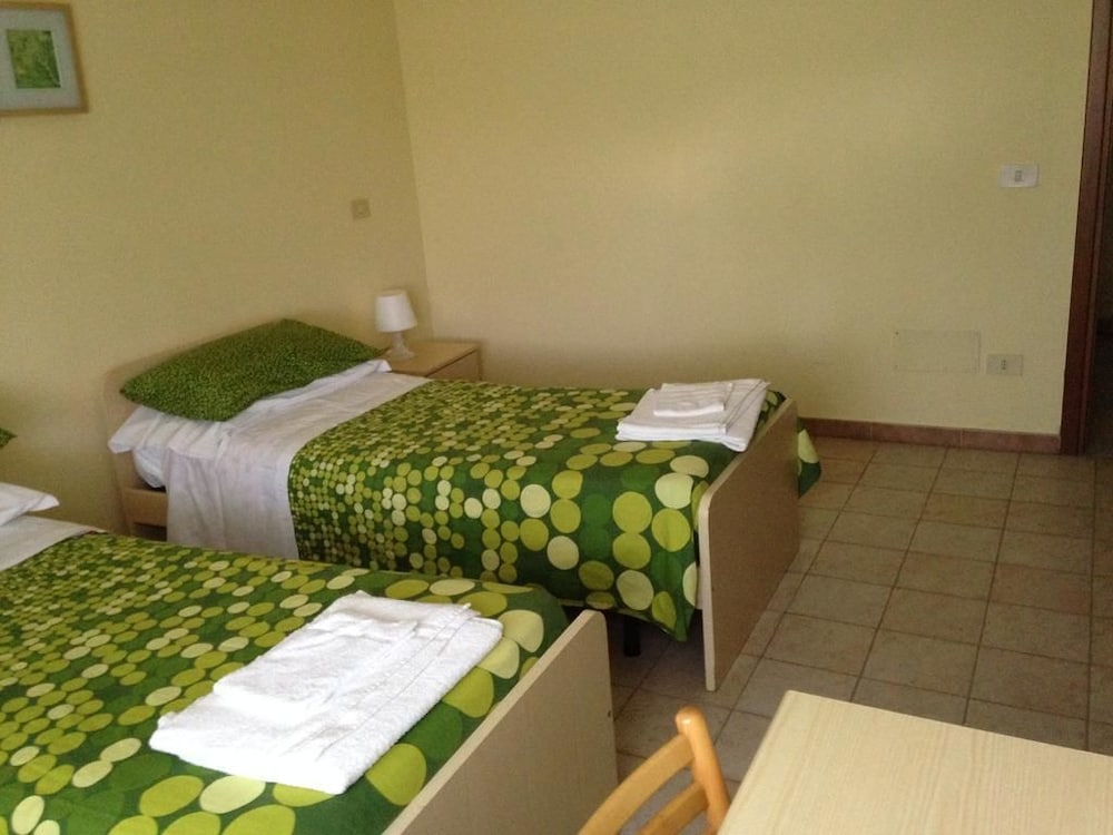 Basic Double Room, 1 Double Bed, Garden View photo 2