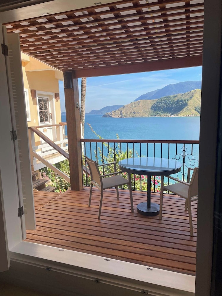 Deluxe Double Room, 1 King Bed, Ocean View photo 3