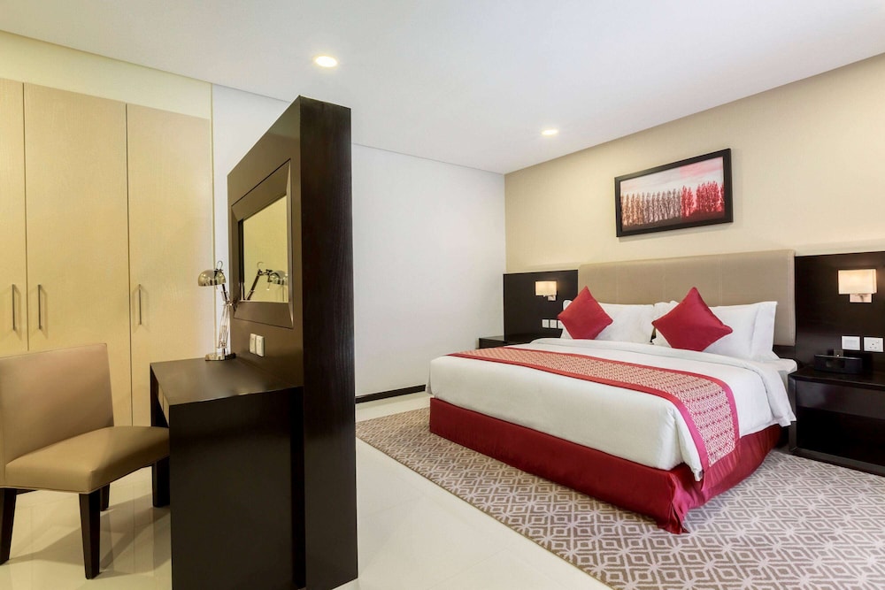 Premium Apartment, 2 Bedrooms, Non Smoking (2 King Beds and 1 Twin Bed) photo 3