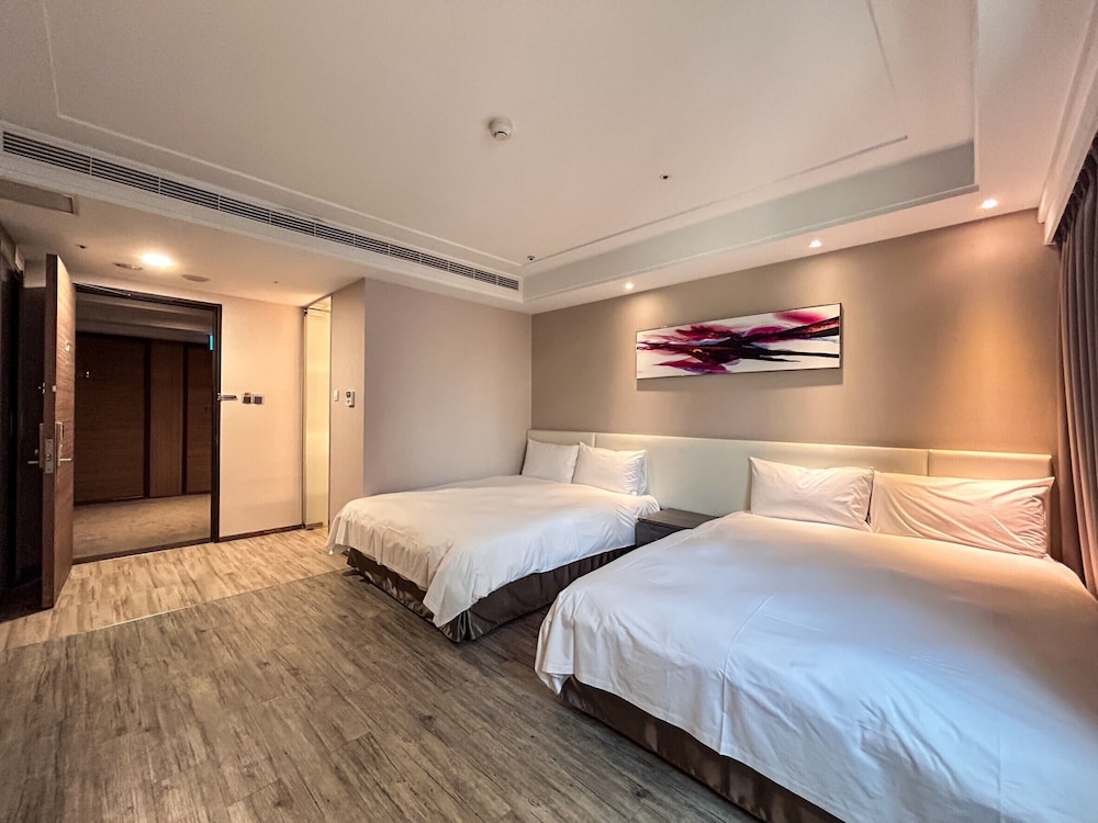 Deluxe Quadruple Room