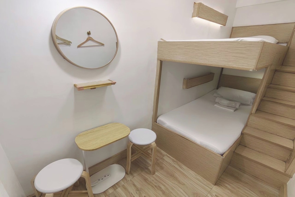 Economy Room