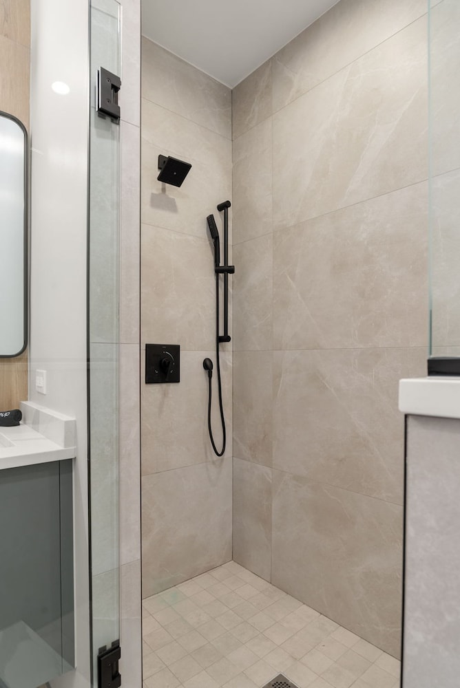 Bright 2bed 2bath in Brand New Pilsen Development, Zdjęcie 30