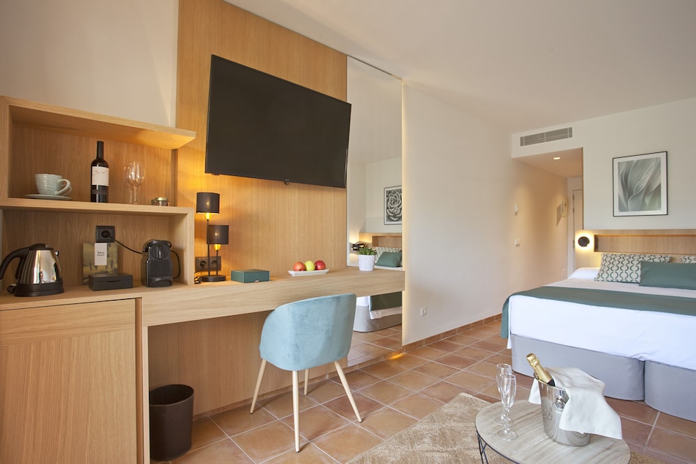 Standard Double Room, Balcony (Spa access) - Photo 3