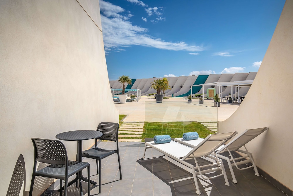 Double Room, Pool Access - Photo 8