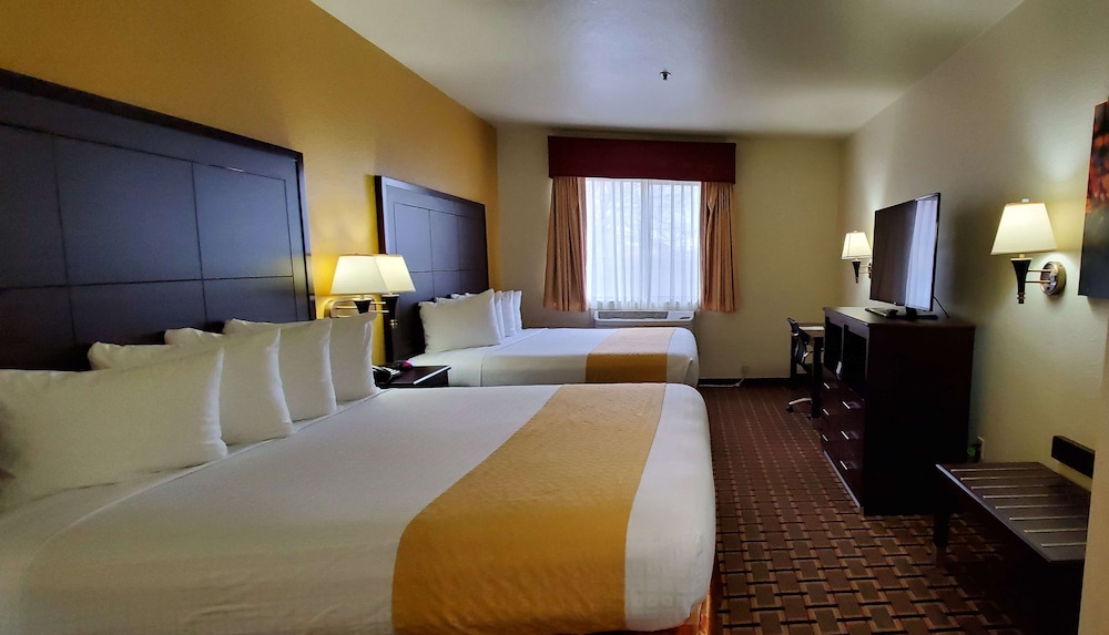 Standard Room, Multiple Beds, Non Smoking, Refrigerator & Microwave photo 1