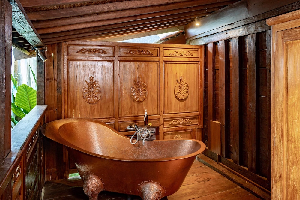 Suite Room thumbnail 6