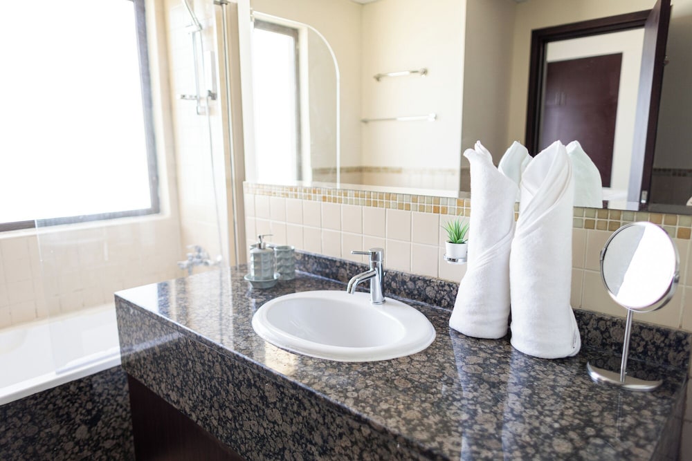 Deluxe Apartment, 2 Bedrooms, Balcony, Marina View photo 3