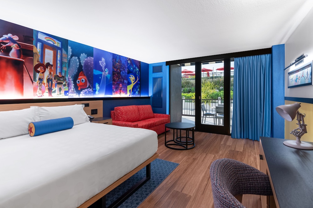 Pool Terrace - Club Level - King Bed - Photo 1