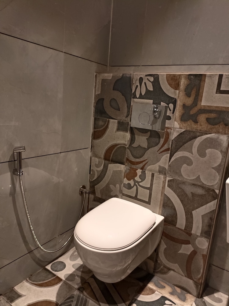 Deluxe Room - Photo 12