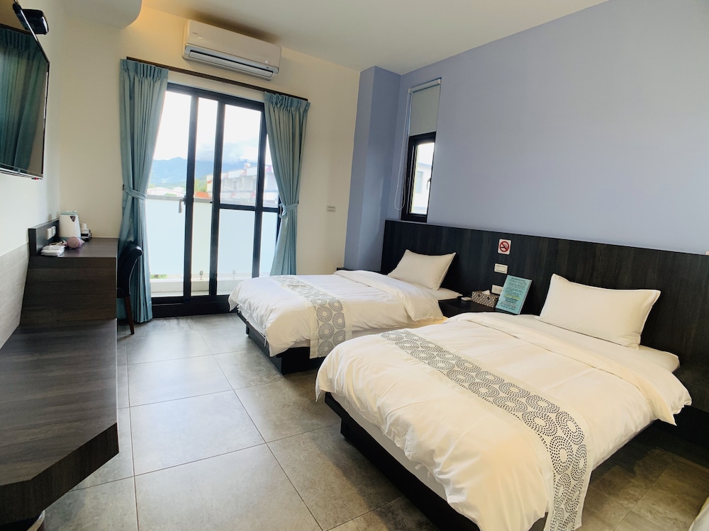 Standard Twin Room photo 2