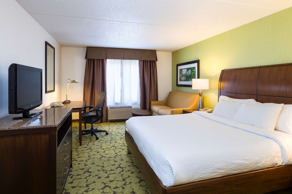 One king bed - Photo 1