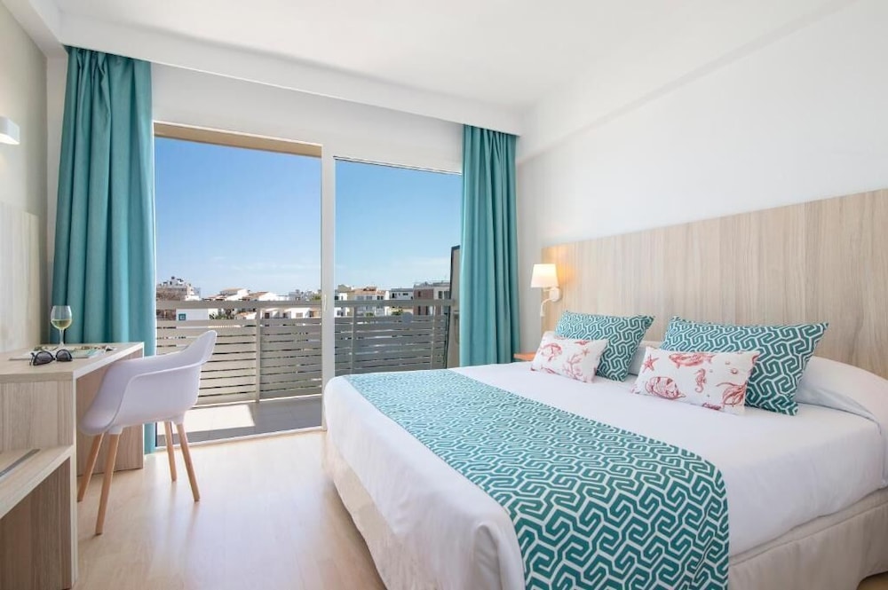 Suite - Photo 1