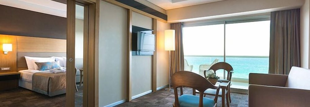 Suite, Sea View photo 2