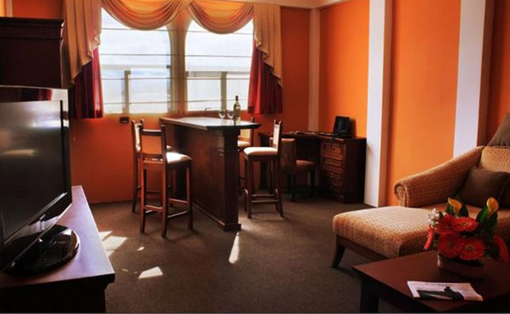 Superior Suite, 1 King Bed, Kitchenette photo 1