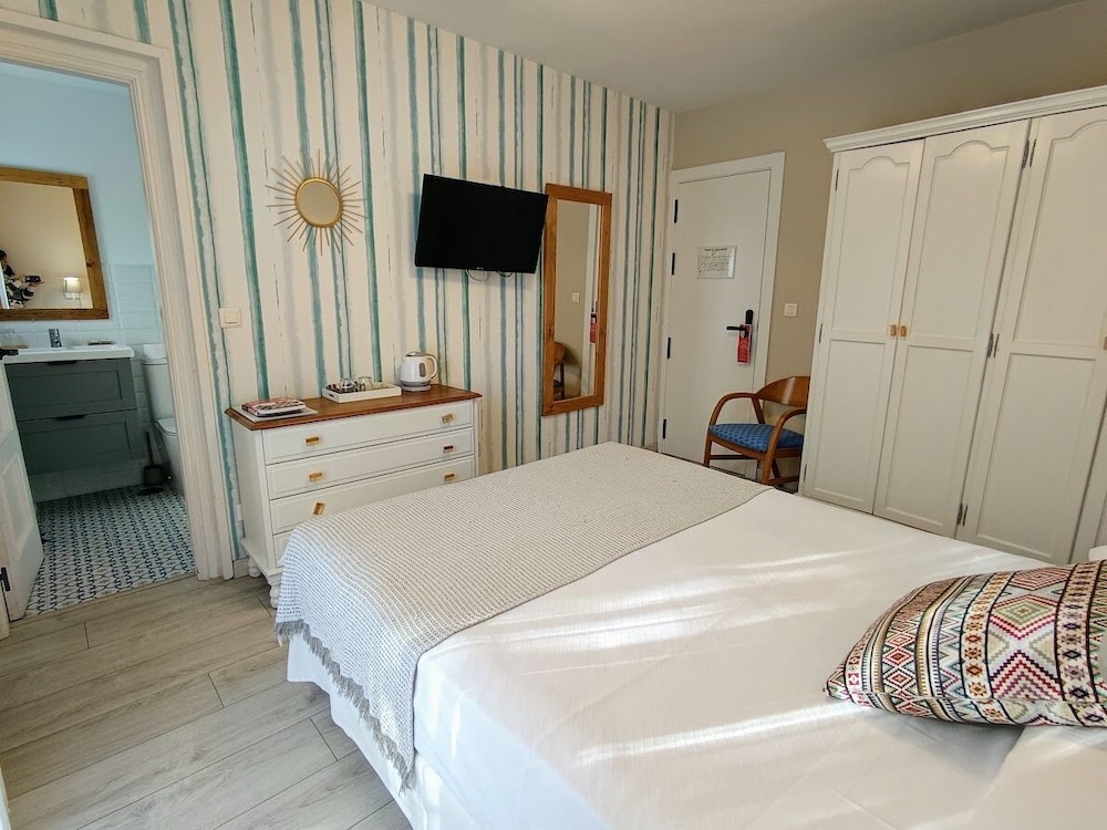 Deluxe Double Room Single Use photo 3
