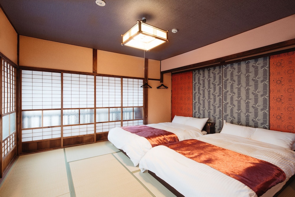 Twin Room, 2 Bedrooms ( 201 ) photo 1