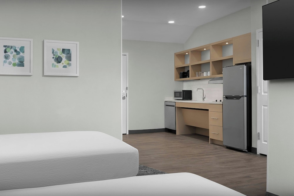 Studio, Multiple Beds - Photo 6