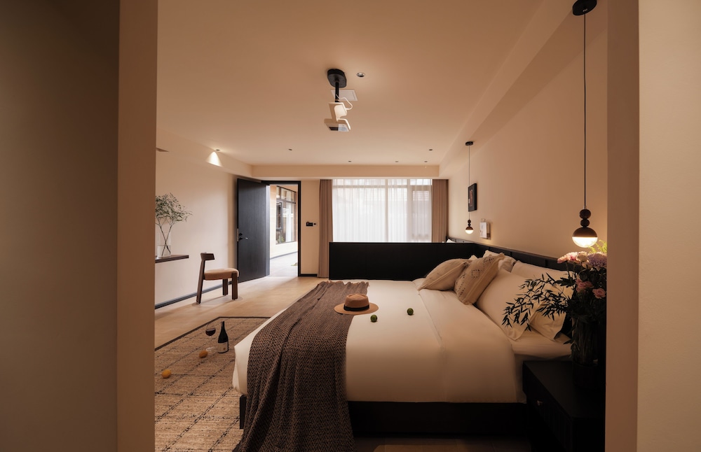 Family Room, Courtyard View photo 1