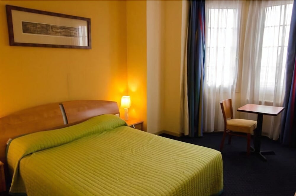 Standard Double Room (Room Service) photo 1