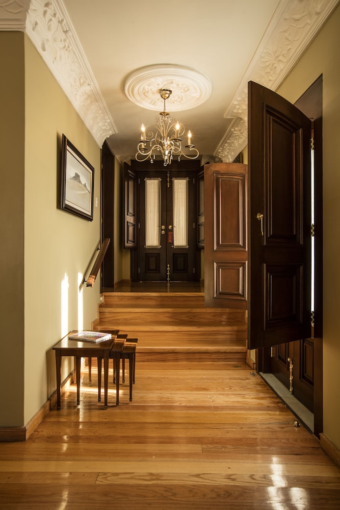 Superior Suite - Photo 5