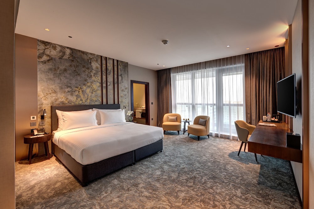 Premium Room, 1 King Bed photo 2