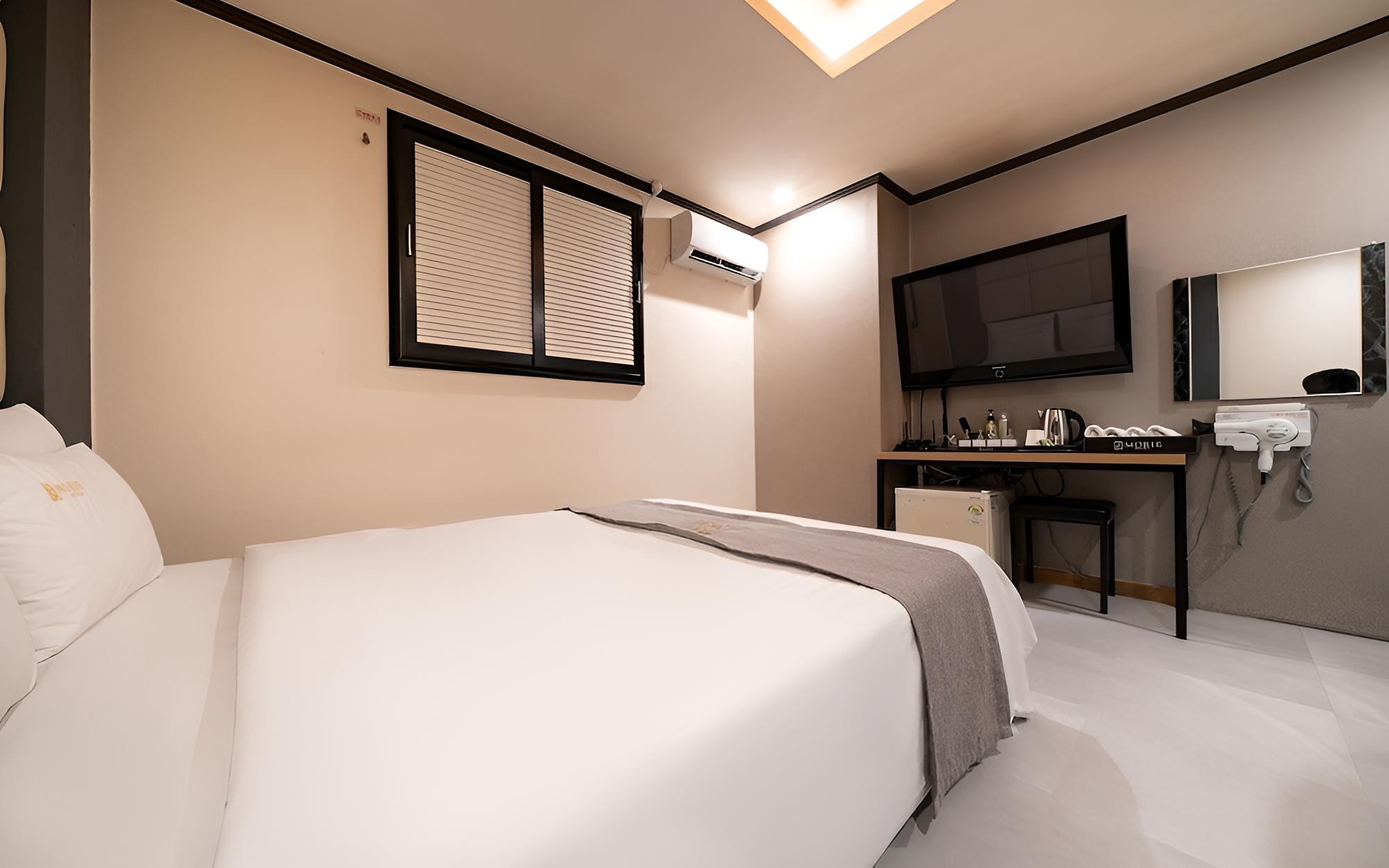 Room (Couple PC(i5-9400F/16G/RTX1660)) photo 3