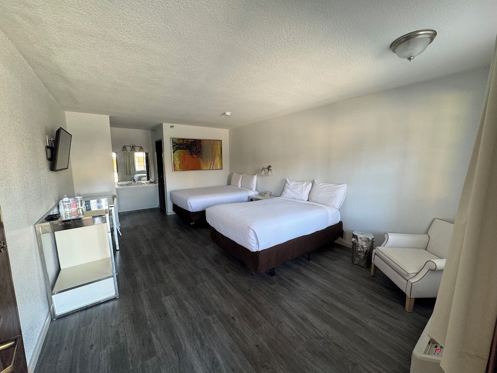 Deluxe Room, 2 Double Beds, Non Smoking photo 1