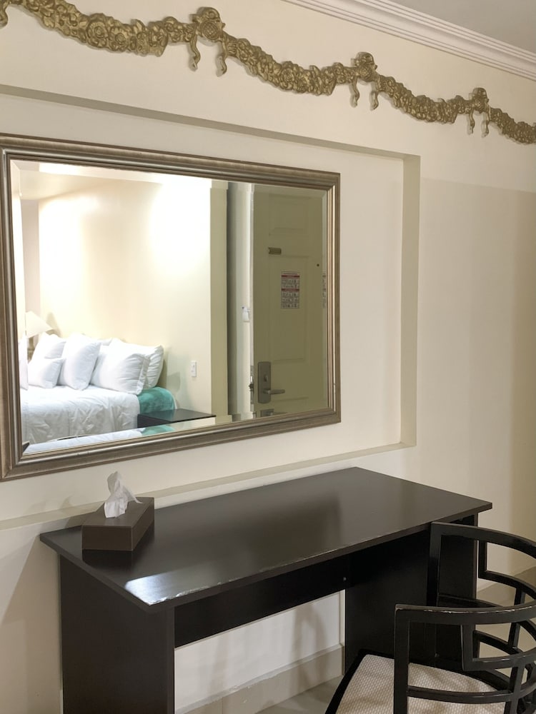 Deluxe Suite photo 3